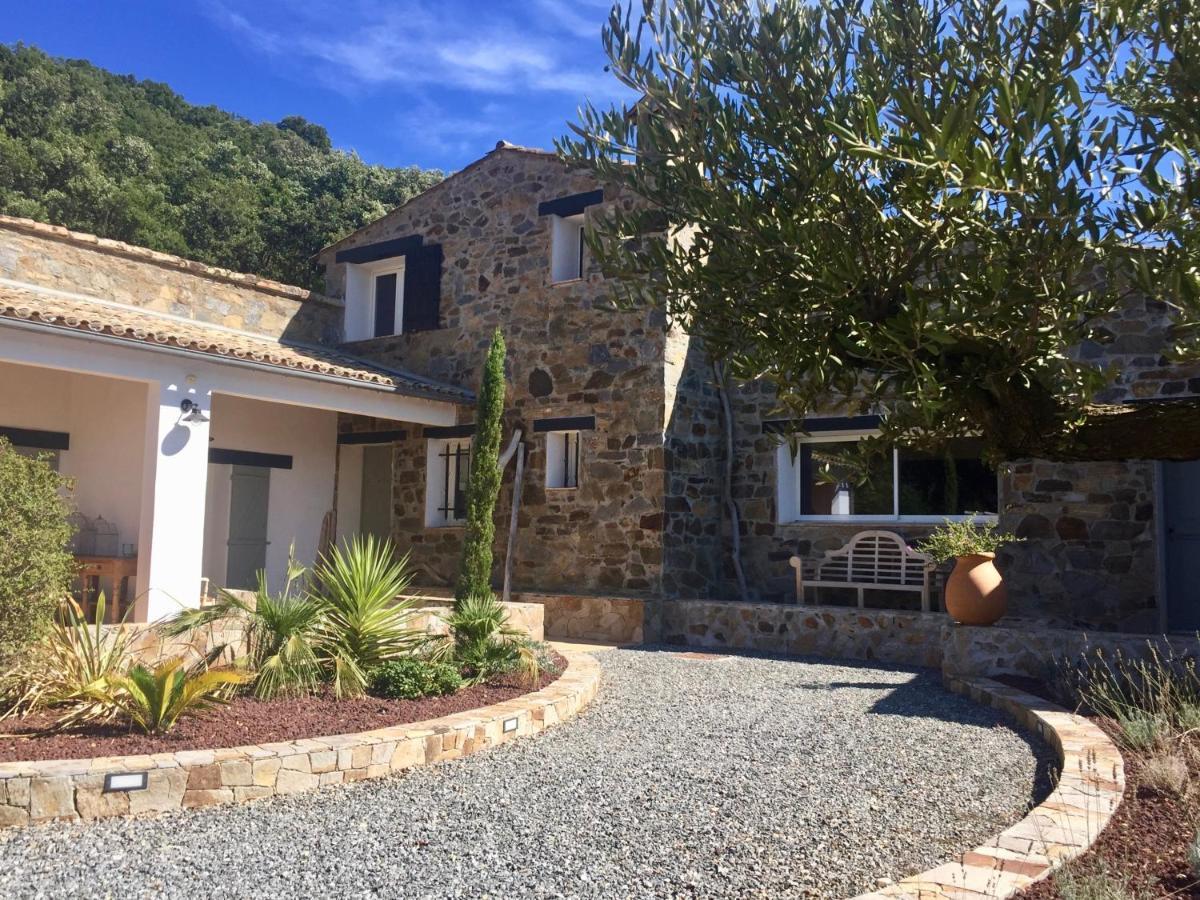 그리모 Les Aurochs B&B 외부 사진