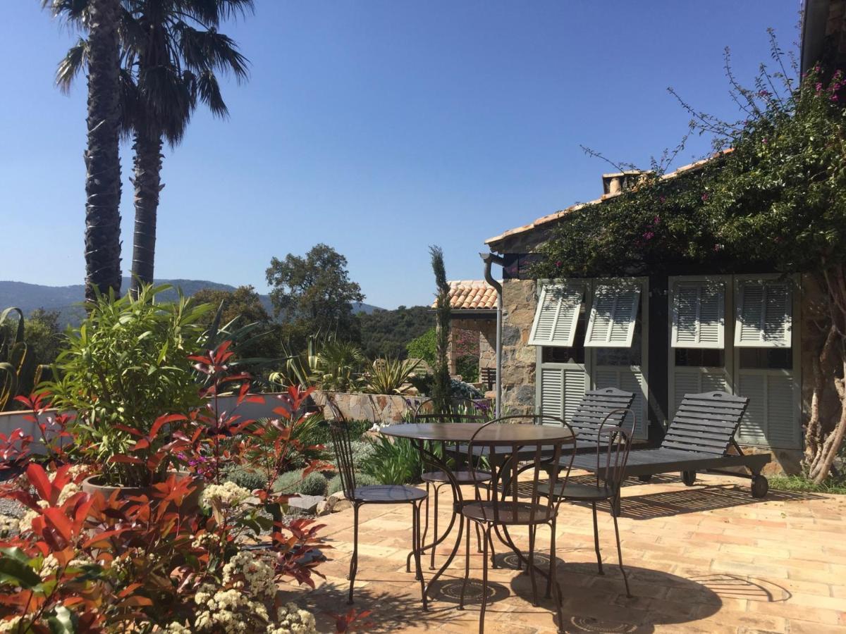 그리모 Les Aurochs B&B 외부 사진