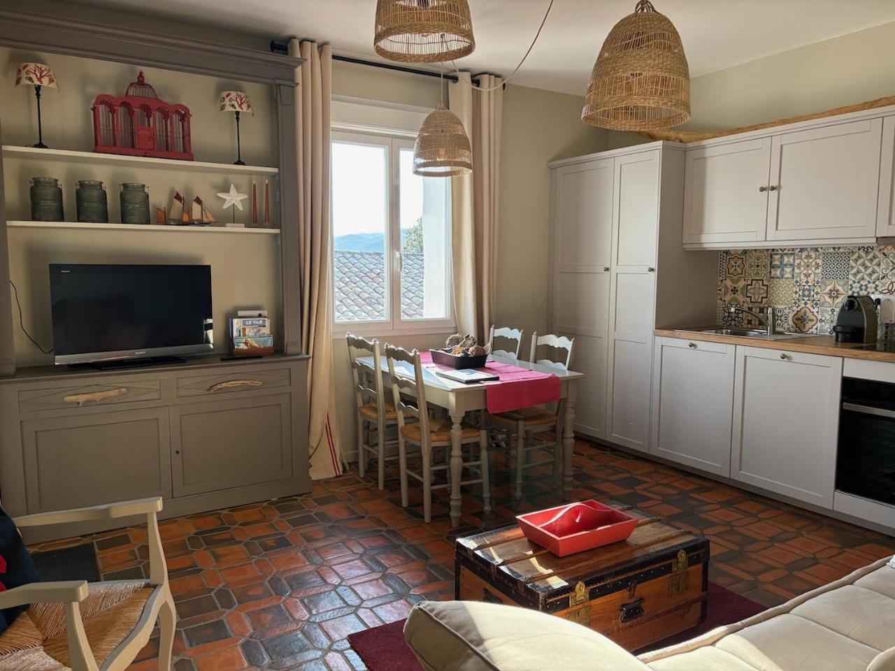 그리모 Les Aurochs B&B 외부 사진
