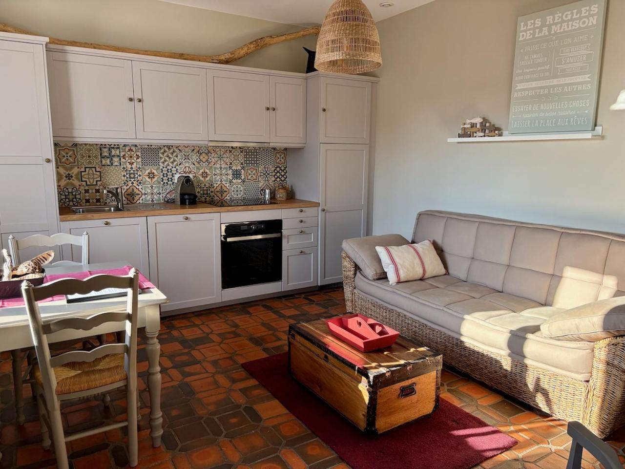 그리모 Les Aurochs B&B 외부 사진