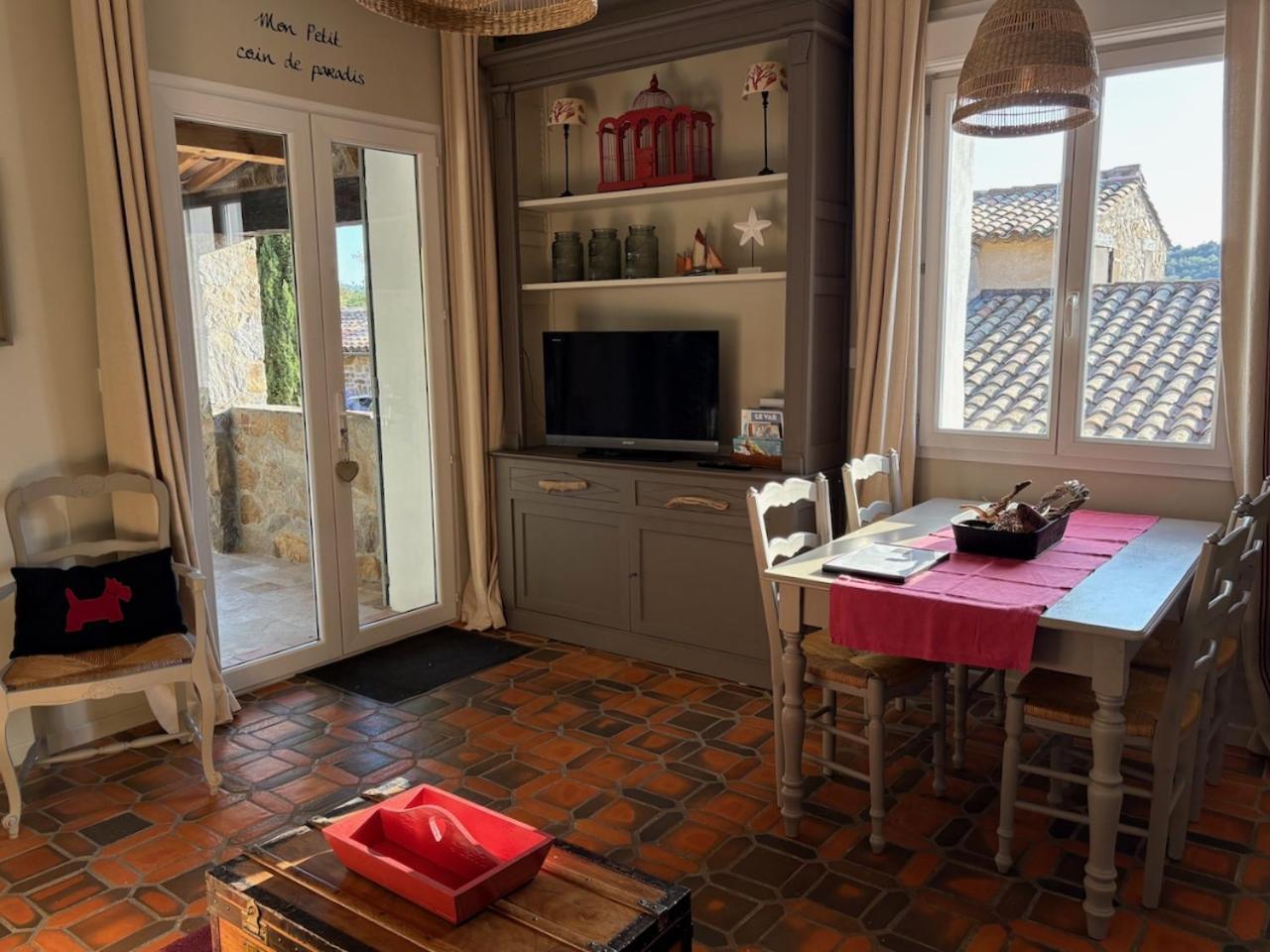 그리모 Les Aurochs B&B 외부 사진