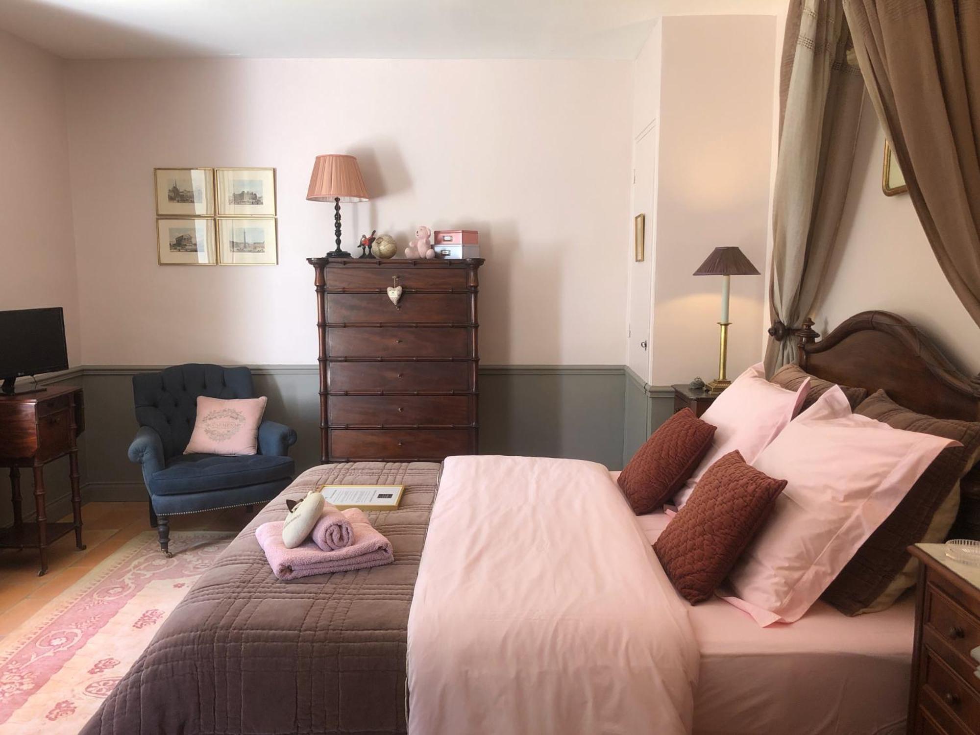 그리모 Les Aurochs B&B 외부 사진